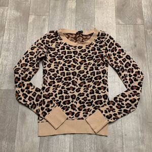 Womens Express Leopard Animal Print Crewneck Lightweight Pullover Sweater‎